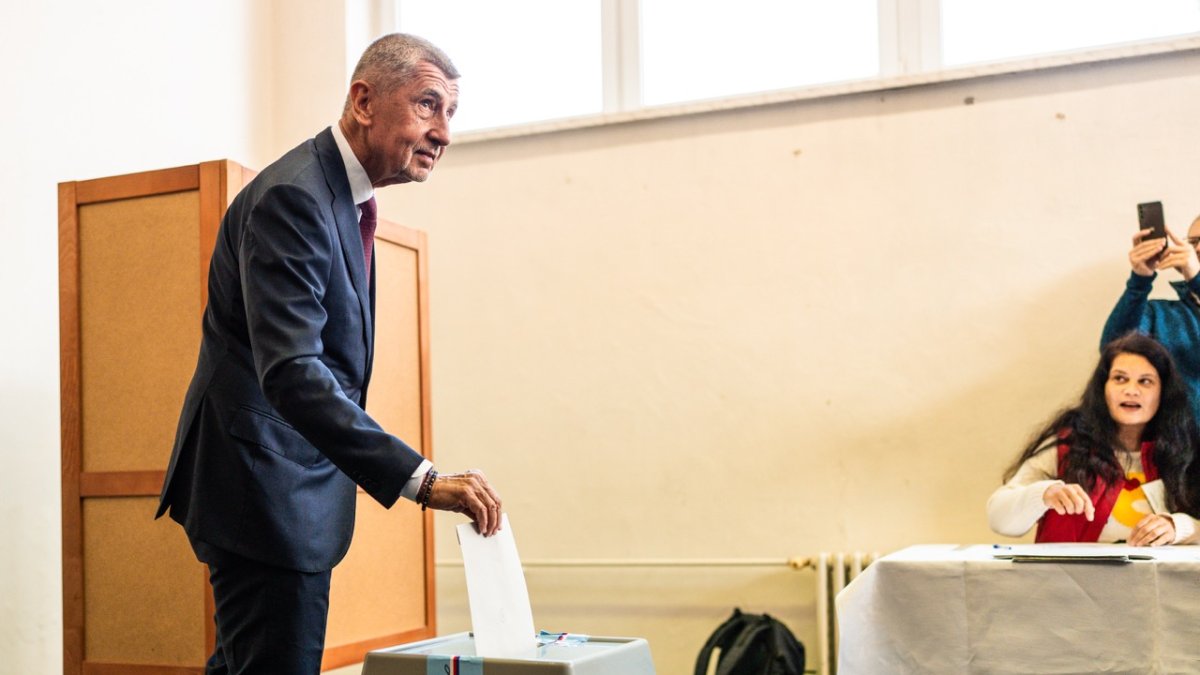 Andrej Babiš odevzdal hlas ve sněmovních volbách. (3.10.2025)