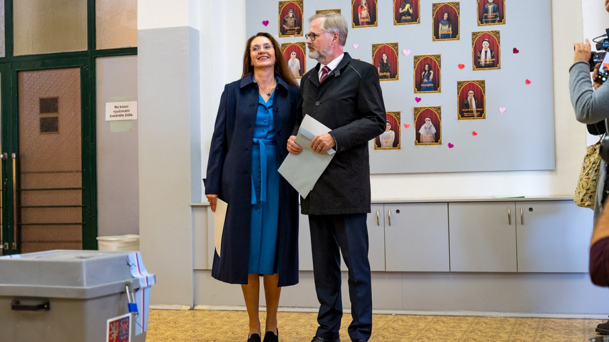 Petr Fiala v Brně odvolil ve sněmovních volbách. (3.10.2025)