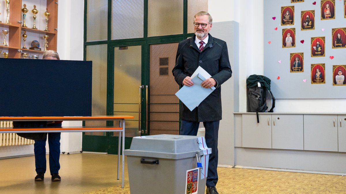 Petr Fiala v Brně odvolil ve sněmovních volbách. (3.10.2025)