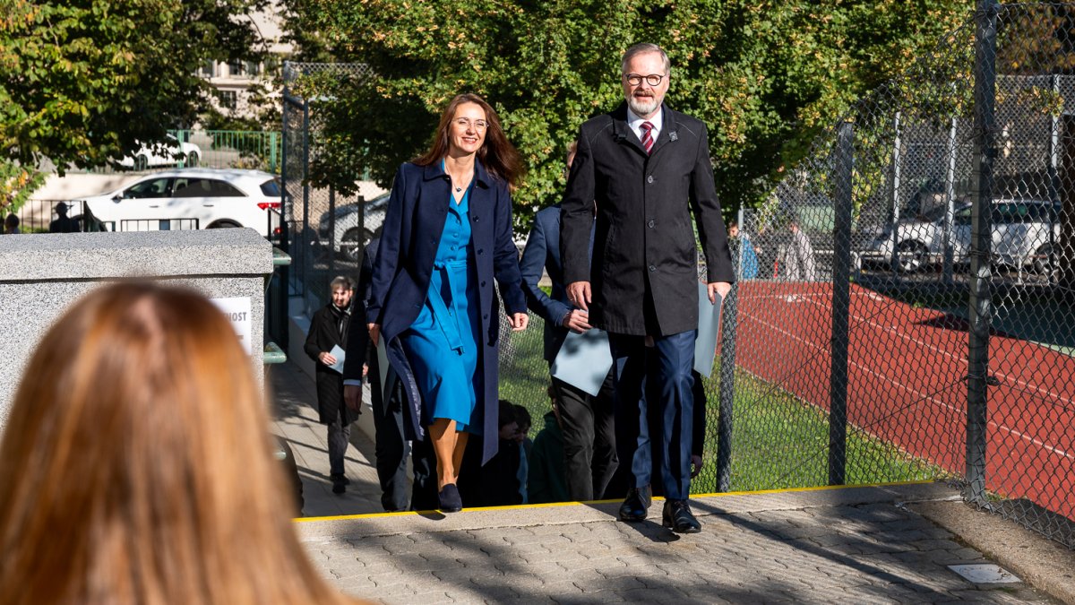 Petr Fiala v Brně odvolil ve sněmovních volbách. (3.10.2025)