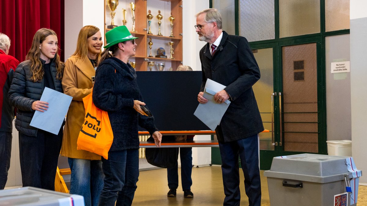 Petr Fiala v Brně odvolil ve sněmovních volbách. (3.10.2025)