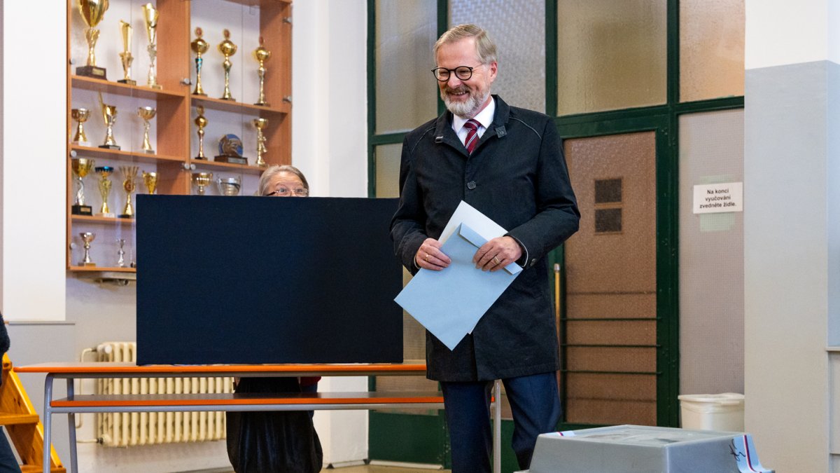 Petr Fiala v Brně odvolil ve sněmovních volbách. (3.10.2025)