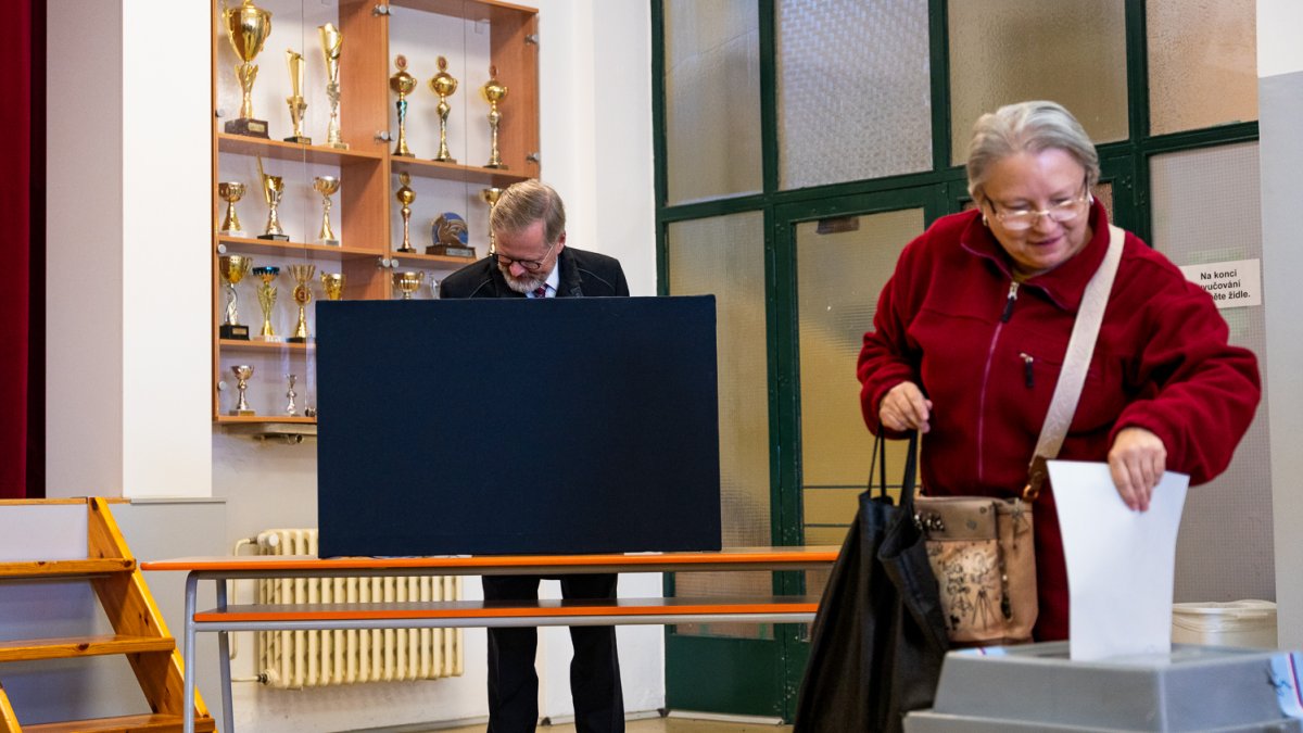 Petr Fiala v Brně odvolil ve sněmovních volbách. (3.10.2025)