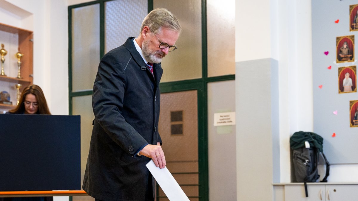 Petr Fiala v Brně odvolil ve sněmovních volbách. (3.10.2025)