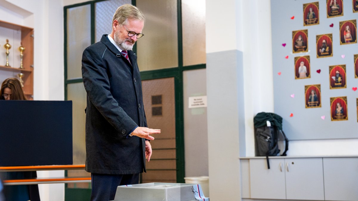 Petr Fiala v Brně odvolil ve sněmovních volbách. (3.10.2025)