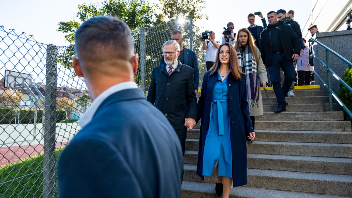 Petr Fiala v Brně odvolil ve sněmovních volbách. (3.10.2025)