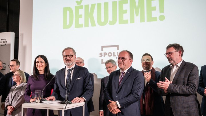 Petr Fiala a zástupci koalice Spolu na tiskové konferenci k výsledkům voleb. (4.10.2025)