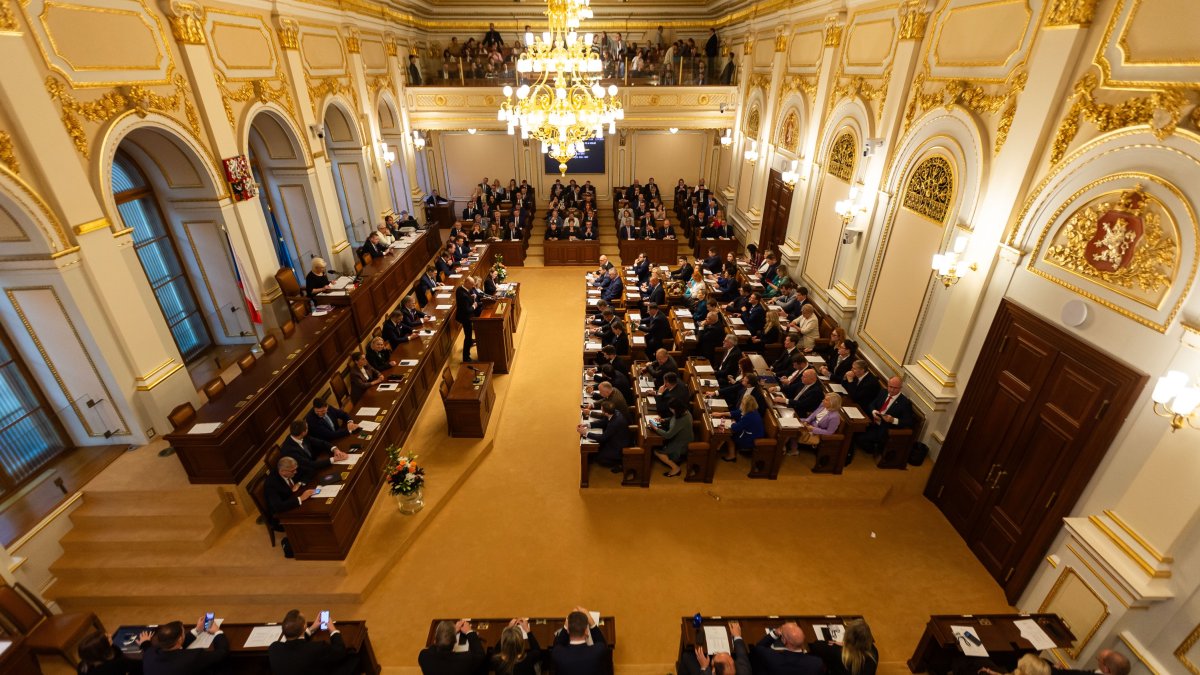 Politici se sešli na ustavující schůzi Poslanecké sněmovny. (3.11.2025)