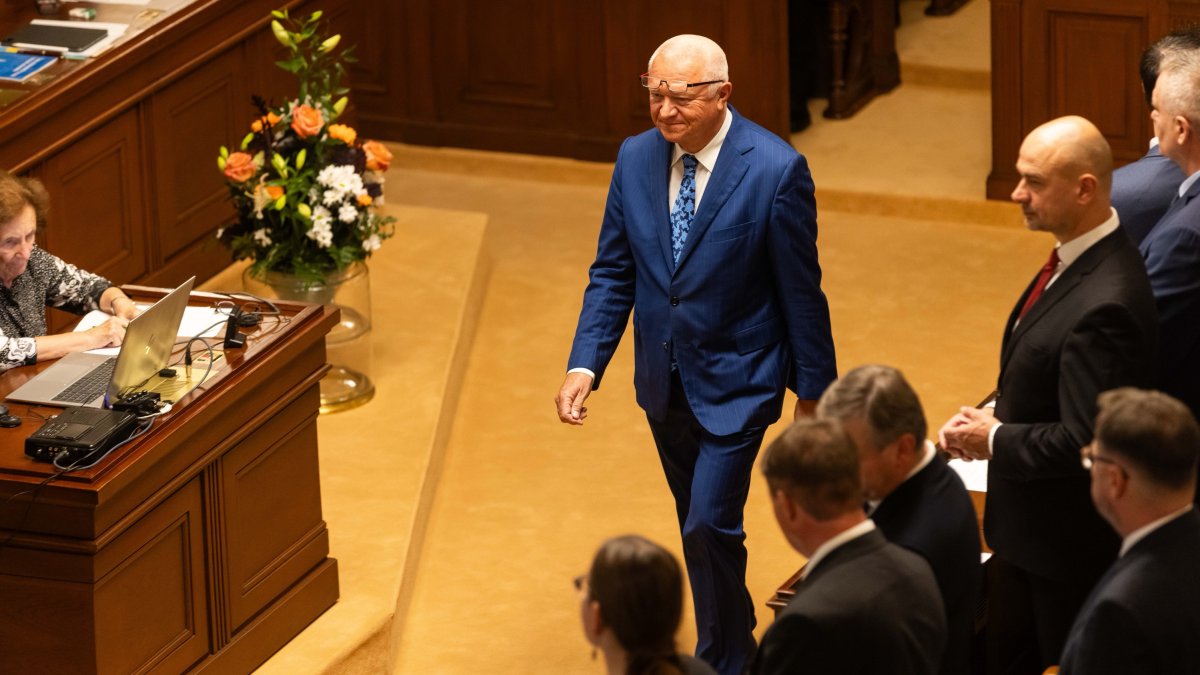 Politici se sešli na ustavující schůzi Poslanecké sněmovny. (3.11.2025)