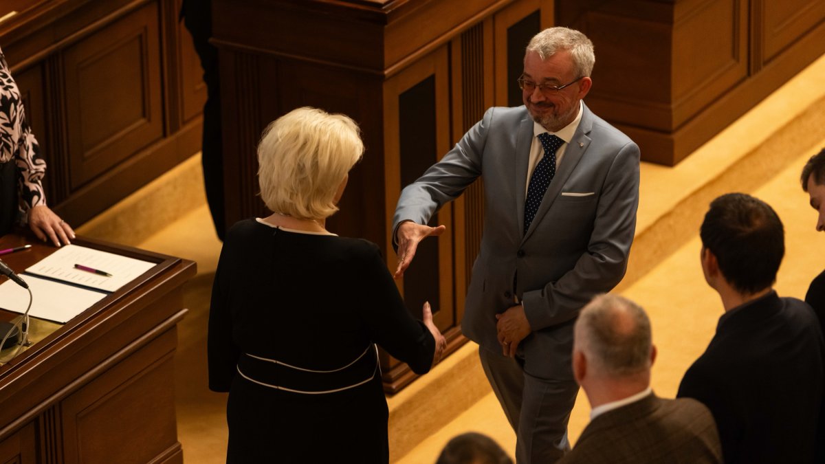 Politici se sešli na ustavující schůzi Poslanecké sněmovny. (3.11.2025)