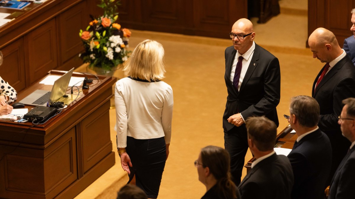 Politici se sešli na ustavující schůzi Poslanecké sněmovny. (3.11.2025)