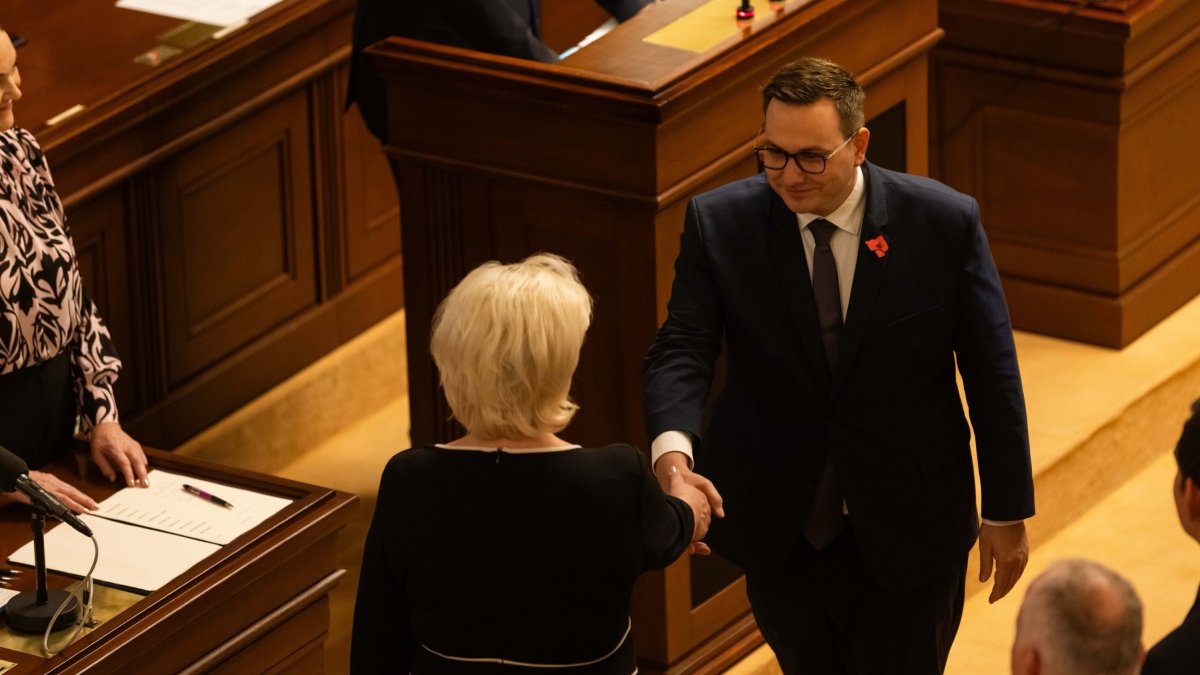 Politici se sešli na ustavující schůzi Poslanecké sněmovny. (3.11.2025)