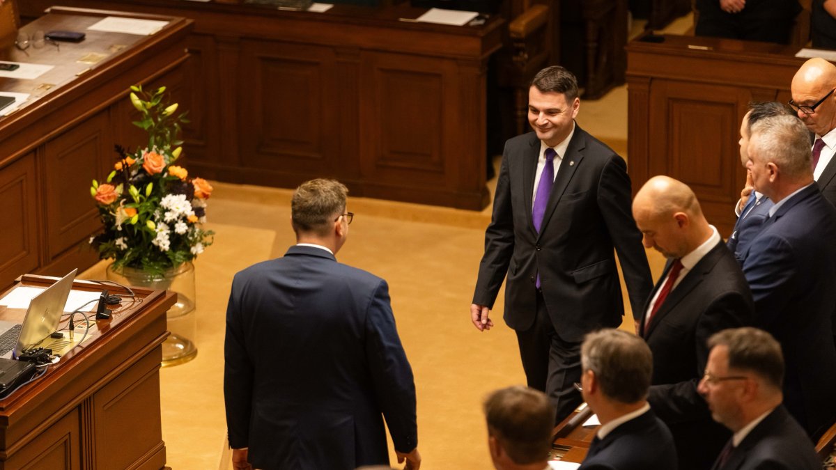 Politici se sešli na ustavující schůzi Poslanecké sněmovny. (3.11.2025)