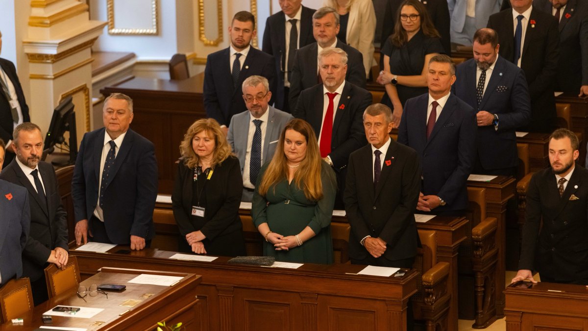 Politici se sešli na ustavující schůzi Poslanecké sněmovny. (3.11.2025)