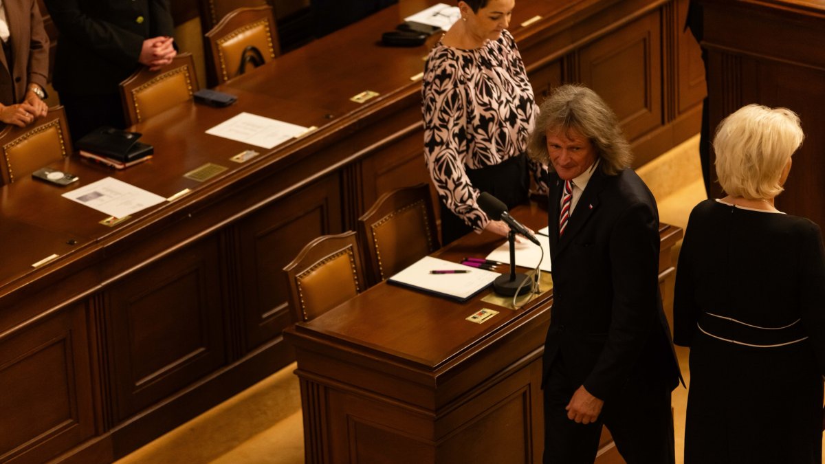 Politici se sešli na ustavující schůzi Poslanecké sněmovny. (3.11.2025)