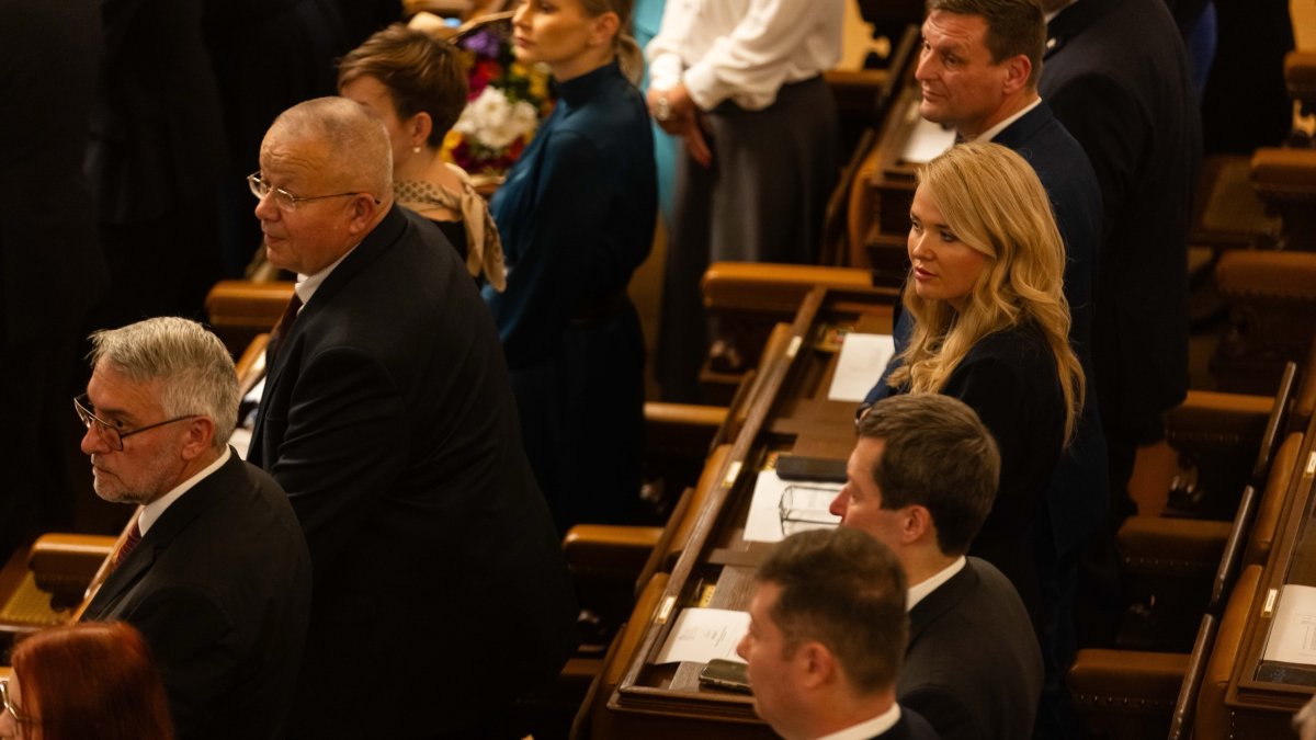 Politici se sešli na ustavující schůzi Poslanecké sněmovny. (3.11.2025)