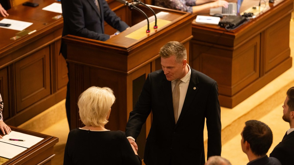 Politici se sešli na ustavující schůzi Poslanecké sněmovny. (3.11.2025)