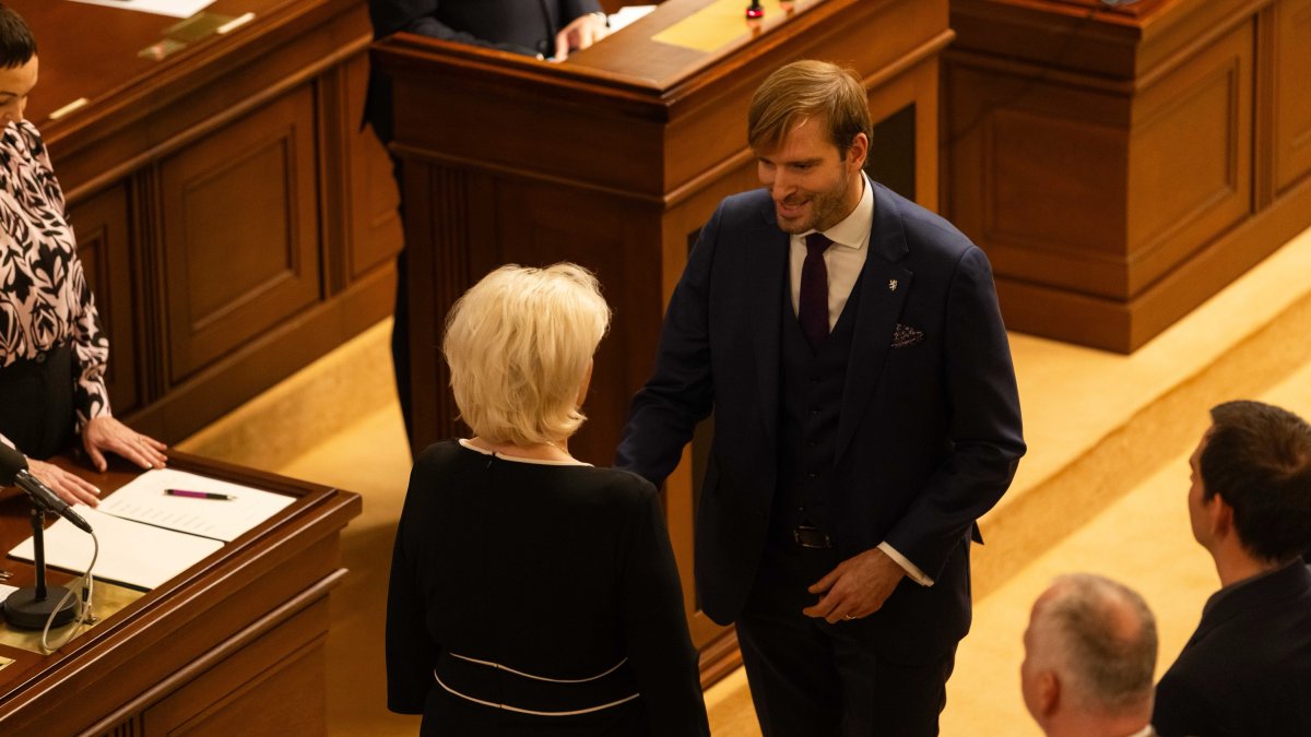 Politici se sešli na ustavující schůzi Poslanecké sněmovny. (3.11.2025)