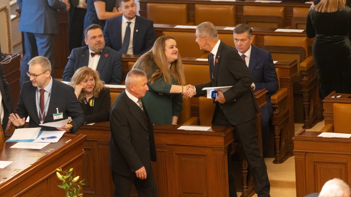 Politici se sešli na ustavující schůzi Poslanecké sněmovny. (3.11.2025)