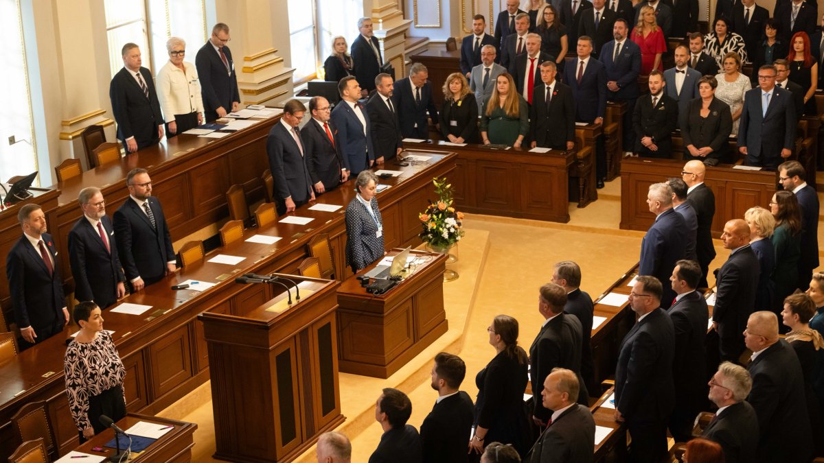 Politici se sešli na ustavující schůzi Poslanecké sněmovny. (3.11.2025)