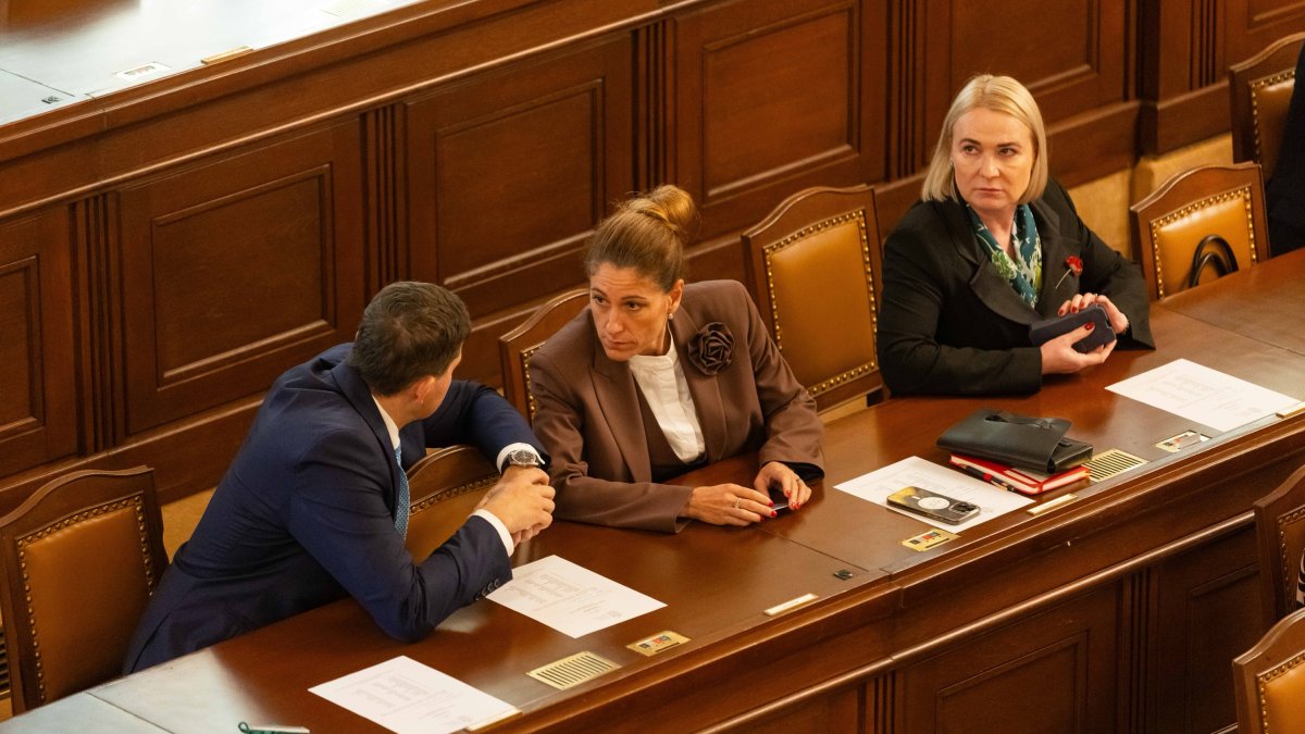 Politici se sešli na ustavující schůzi Poslanecké sněmovny. (3.11.2025)