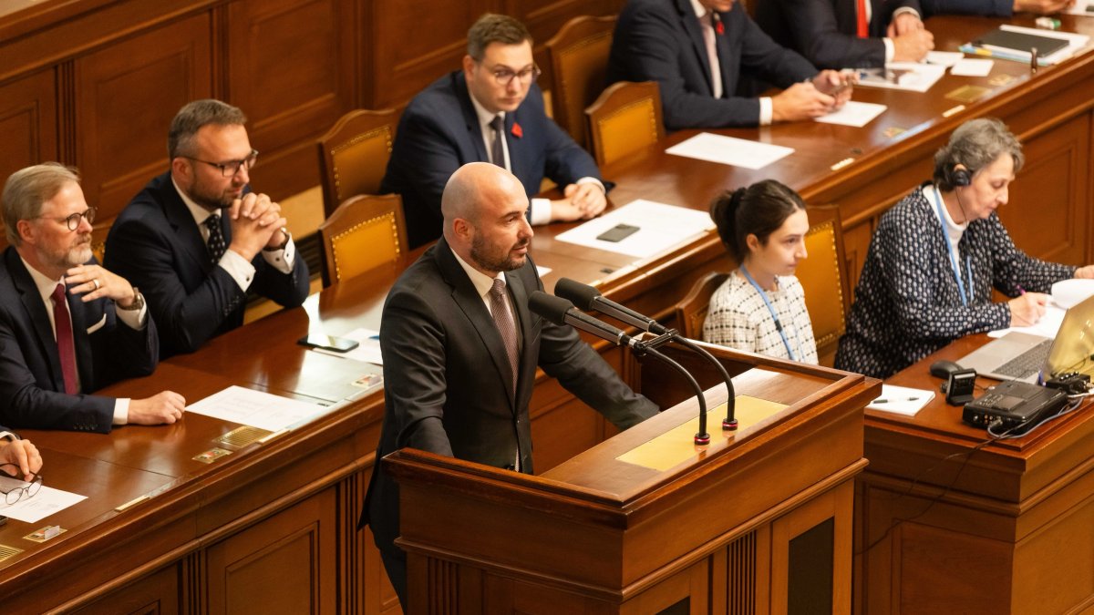 Politici se sešli na ustavující schůzi Poslanecké sněmovny. (3.11.2025)