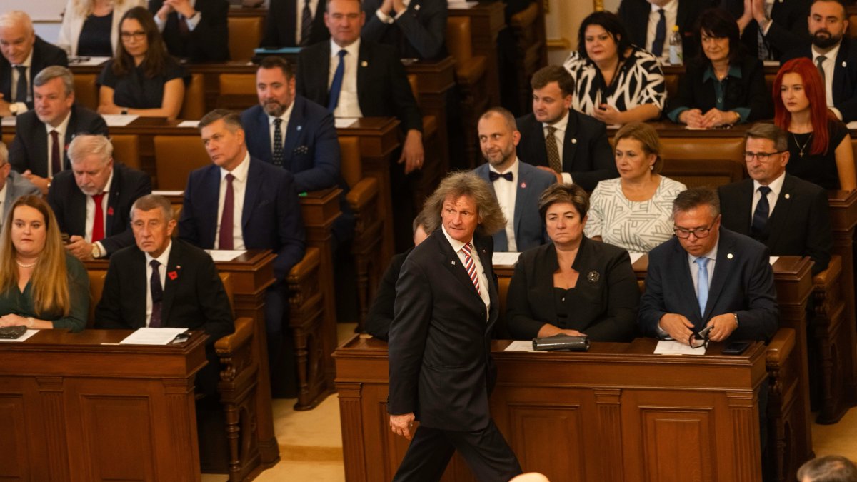 Politici se sešli na ustavující schůzi Poslanecké sněmovny. (3.11.2025)