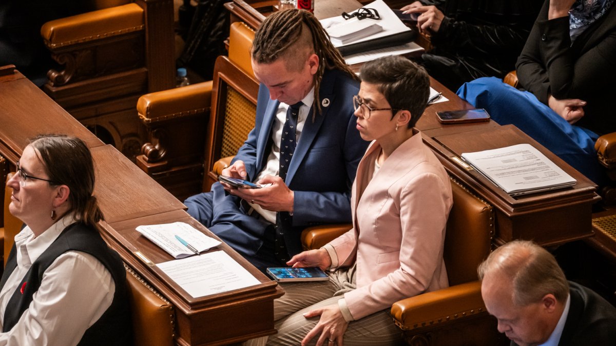 Schůze Poslanecké sněmovny