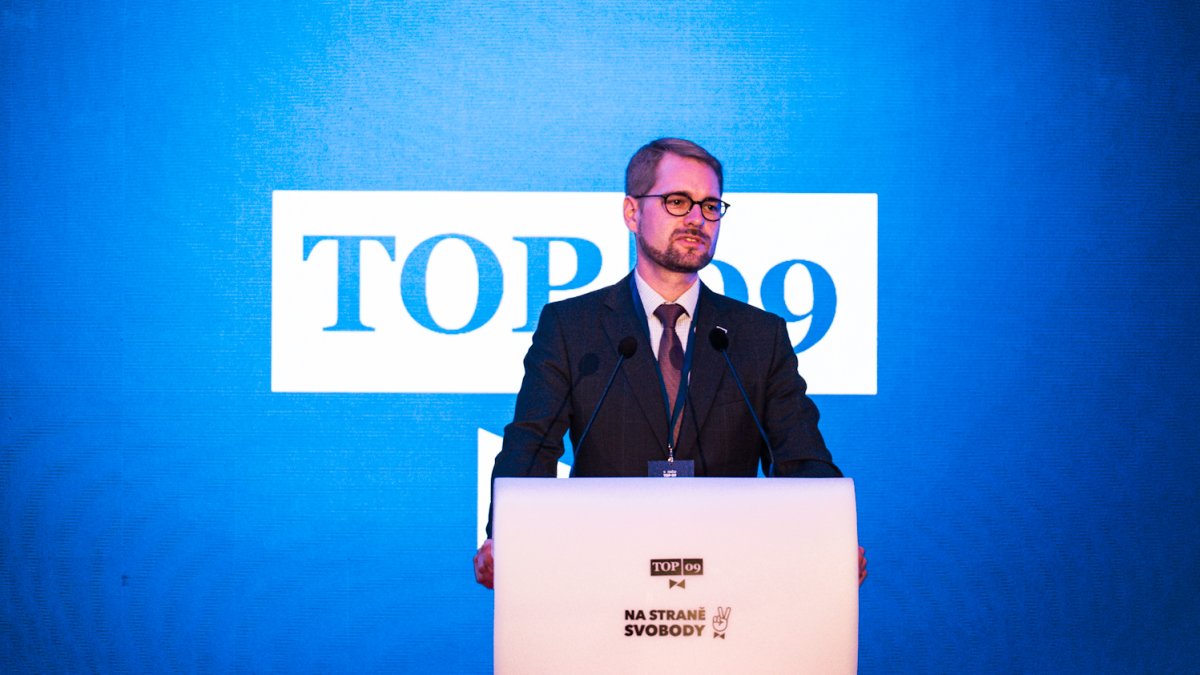 TOP 09 si volí nového předsedu strany. (8.11.2025)