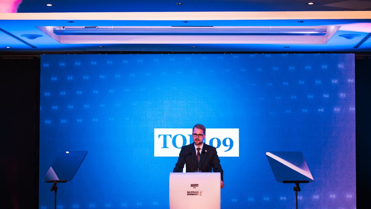 TOP 09 si volí nového předsedu strany. (8.11.2025)