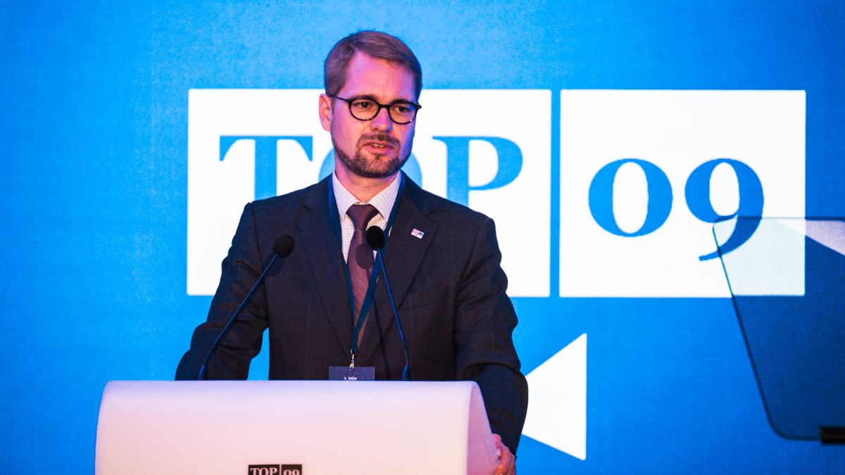 TOP 09 si volí nového předsedu strany. (8.11.2025)