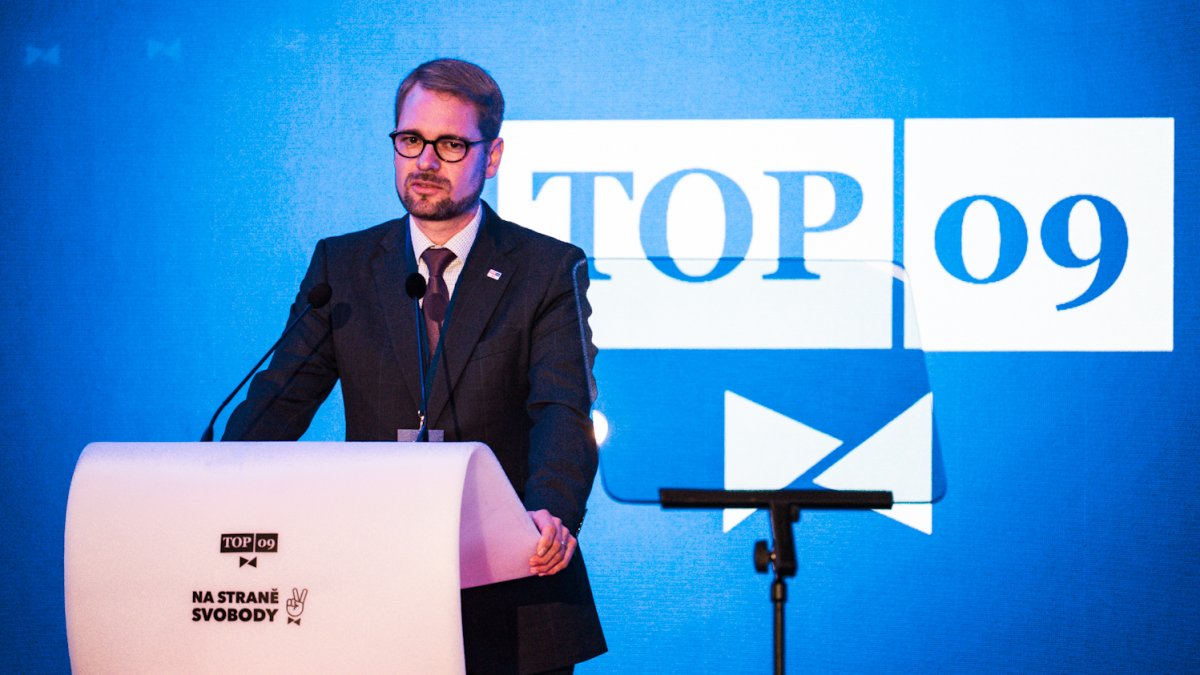 TOP 09 si volí nového předsedu strany. (8.11.2025)