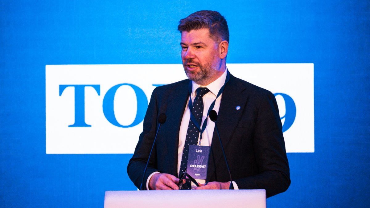 TOP 09 si volí nového předsedu strany. (8.11.2025)