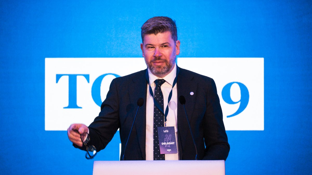 TOP 09 si volí nového předsedu strany. (8.11.2025)