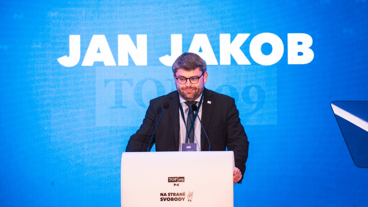 TOP 09 si volí nového předsedu strany. (8.11.2025)