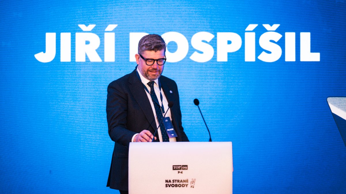 TOP 09 si volí nového předsedu strany. (8.11.2025)