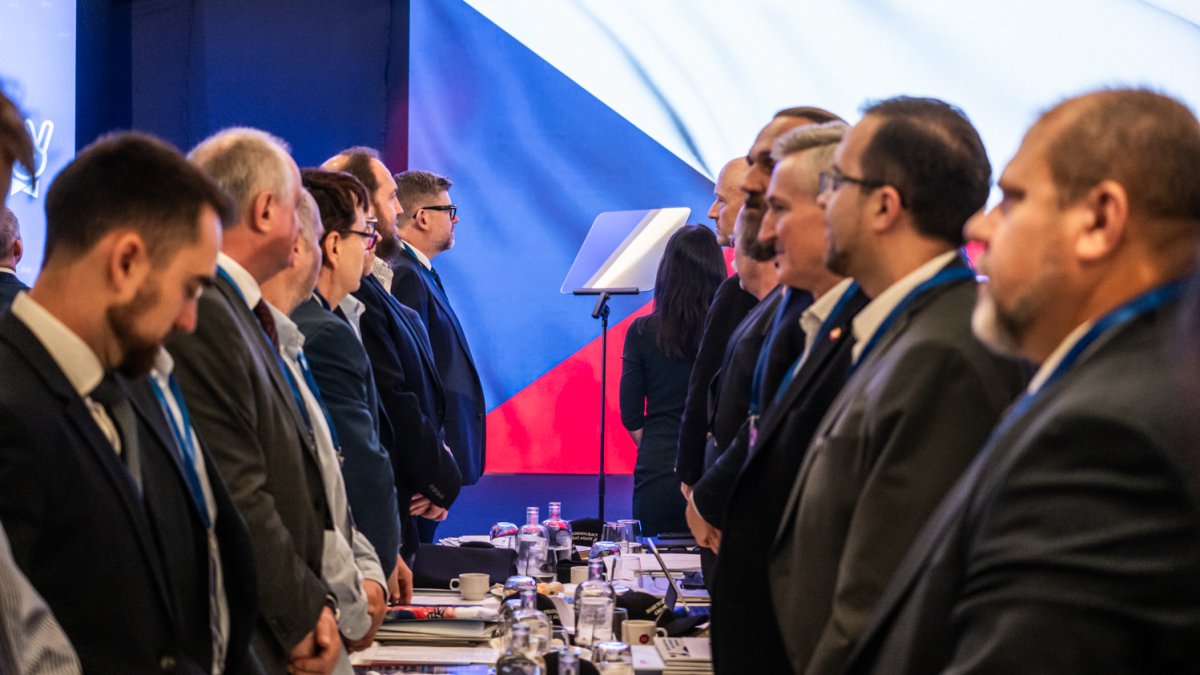 TOP 09 si volí nového předsedu strany. (8.11.2025)