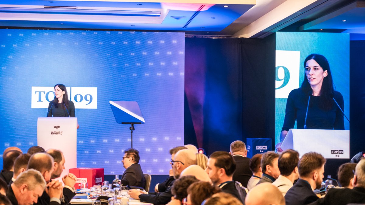 TOP 09 si volí nového předsedu strany. (8.11.2025)