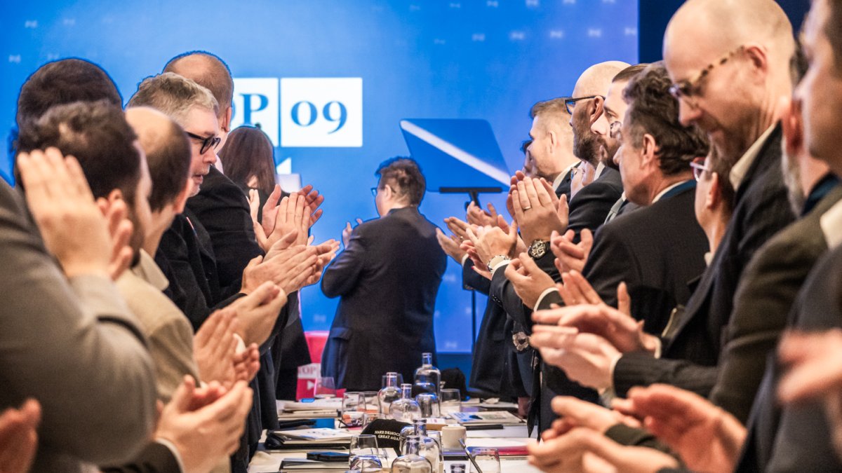 TOP 09 si volí nového předsedu strany. (8.11.2025)