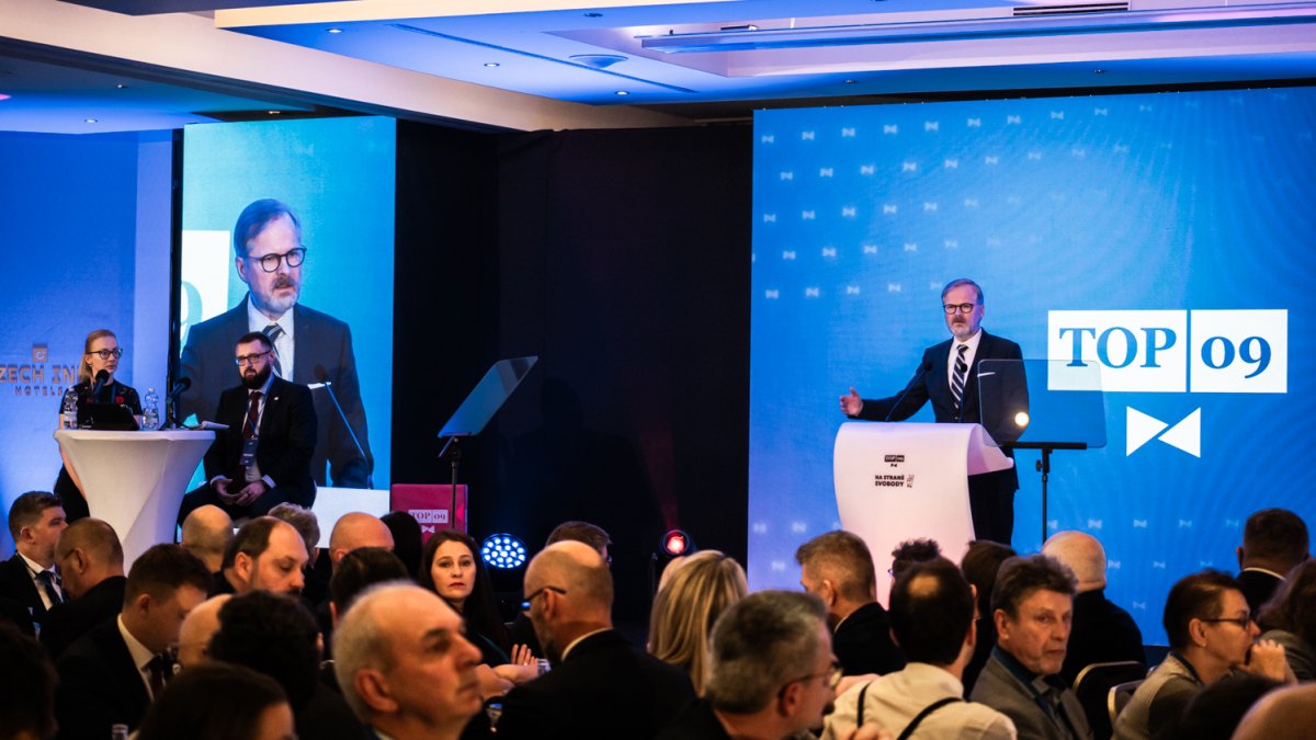 TOP 09 si volí nového předsedu strany. (8.11.2025)