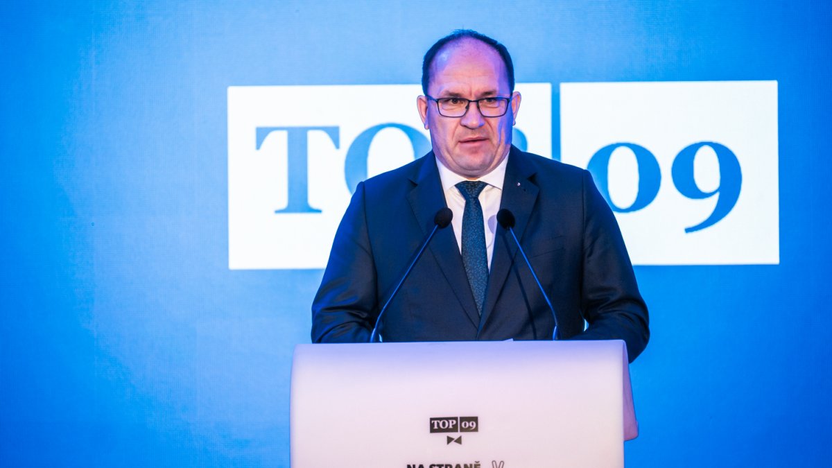 TOP 09 si volí nového předsedu strany. (8.11.2025)