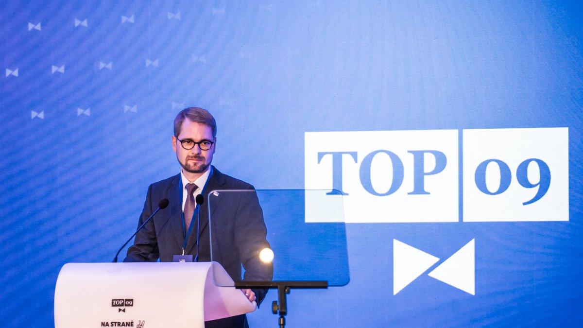 TOP 09 si volí nového předsedu strany. (8.11.2025)