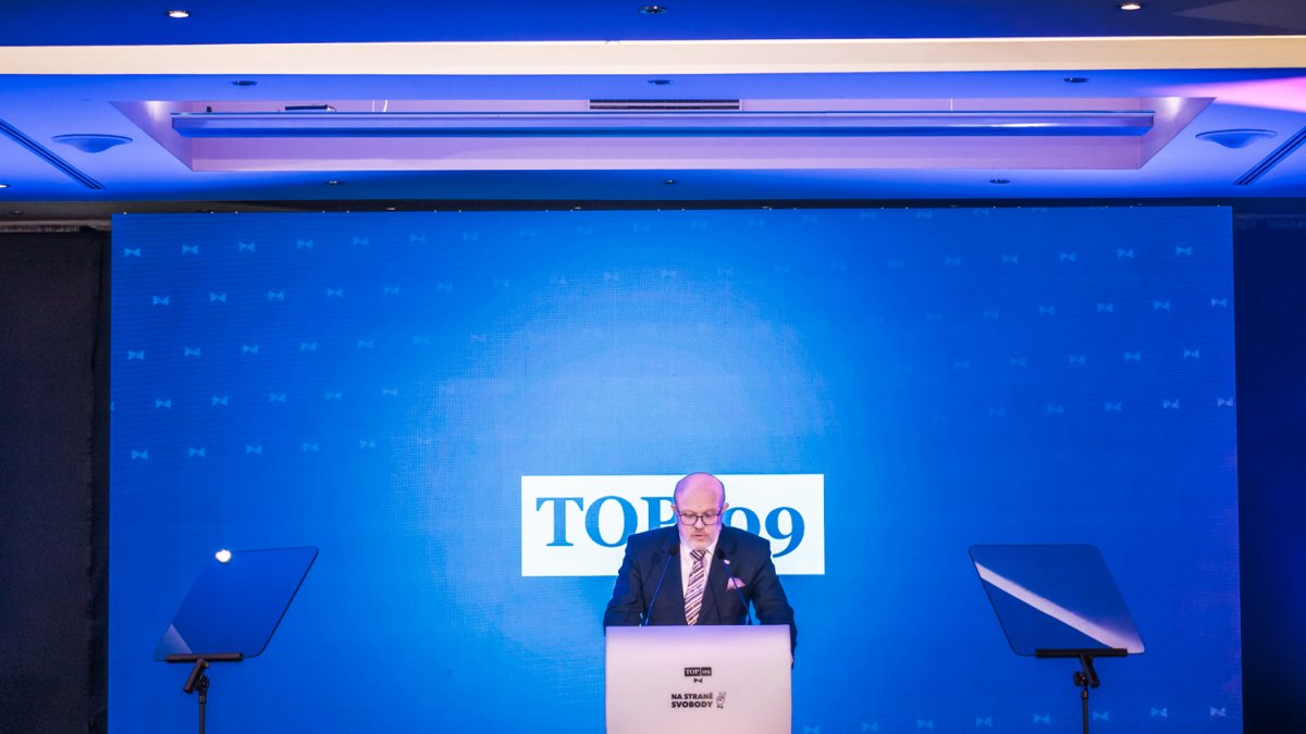 TOP 09 si volí nového předsedu strany. (8.11.2025)