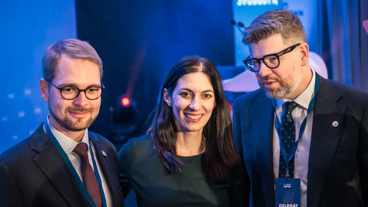 TOP 09 si volí nového předsedu strany. (8.11.2025)