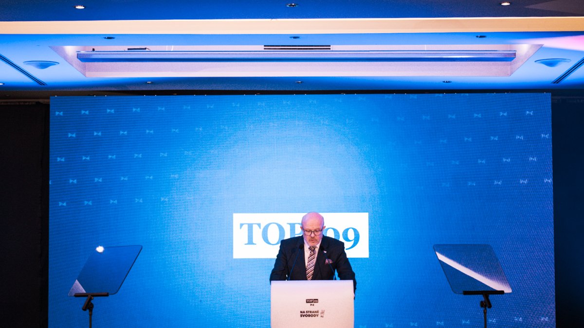 TOP 09 si volí nového předsedu strany. (8.11.2025)