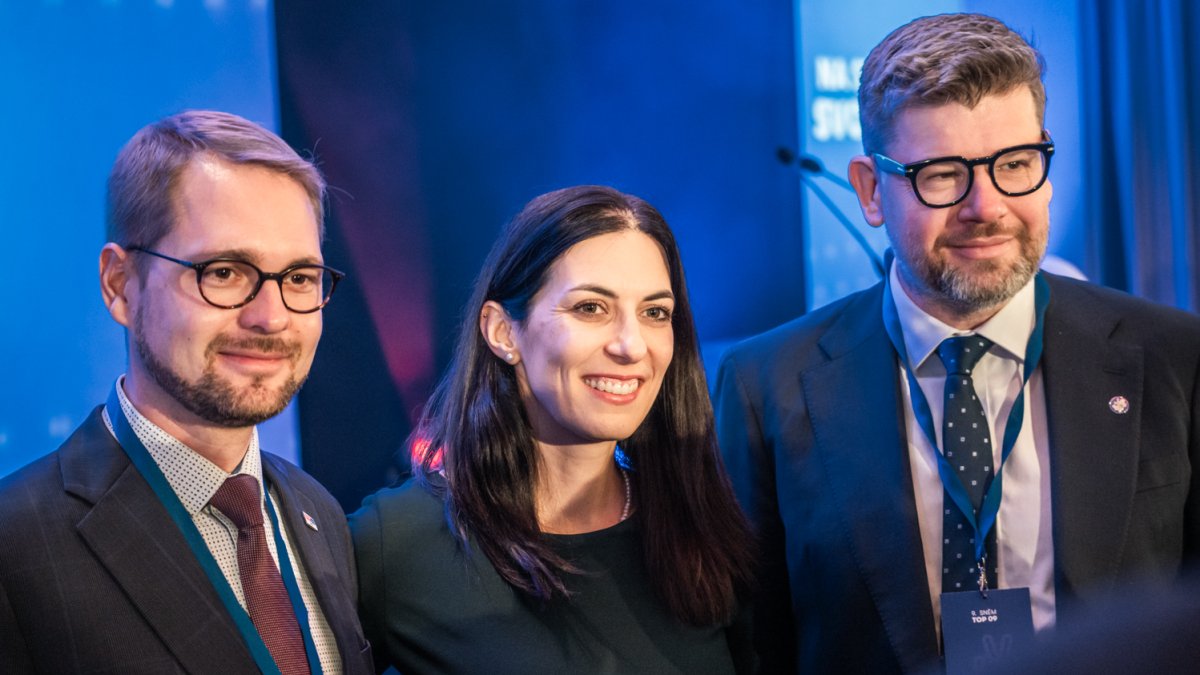 TOP 09 si volí nového předsedu strany. (8.11.2025)