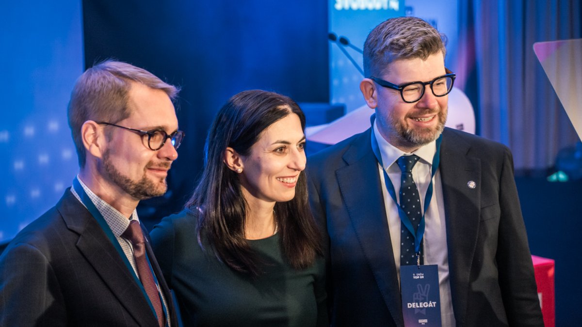 TOP 09 si volí nového předsedu strany. (8.11.2025)