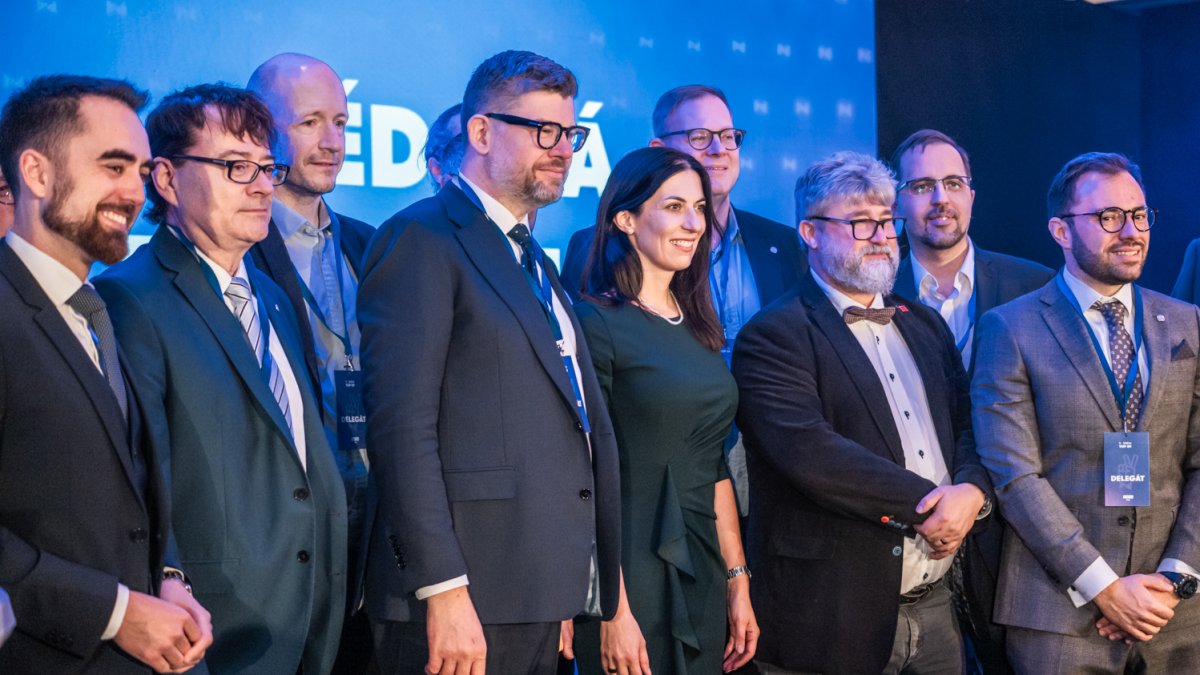 TOP 09 si volí nového předsedu strany. (8.11.2025)