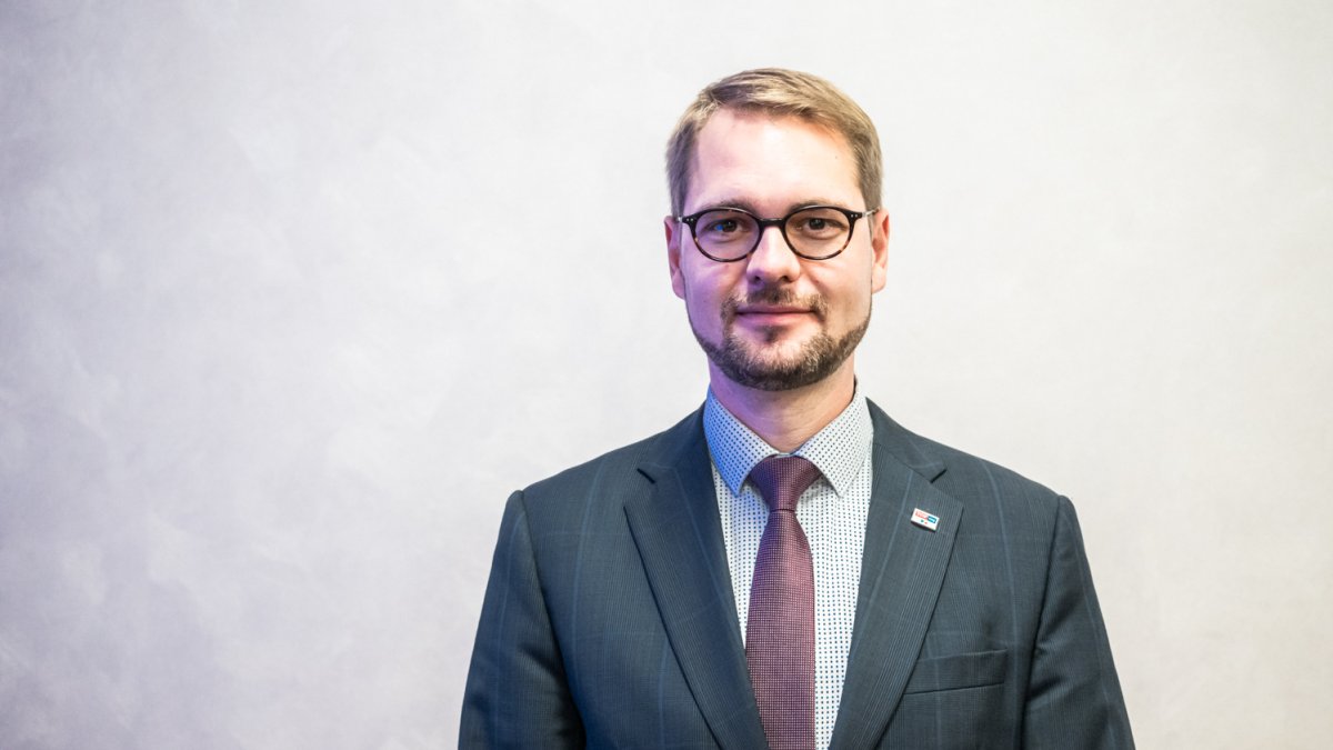 TOP 09 si volí nového předsedu strany. (8.11.2025)