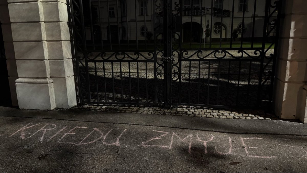 Křídové protesty v Bratislavě před oslavami 17. listopadu